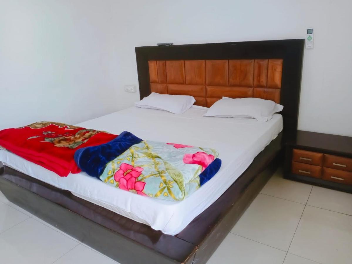 Homestay Ac Dormitory Új-Delhi Kültér fotó