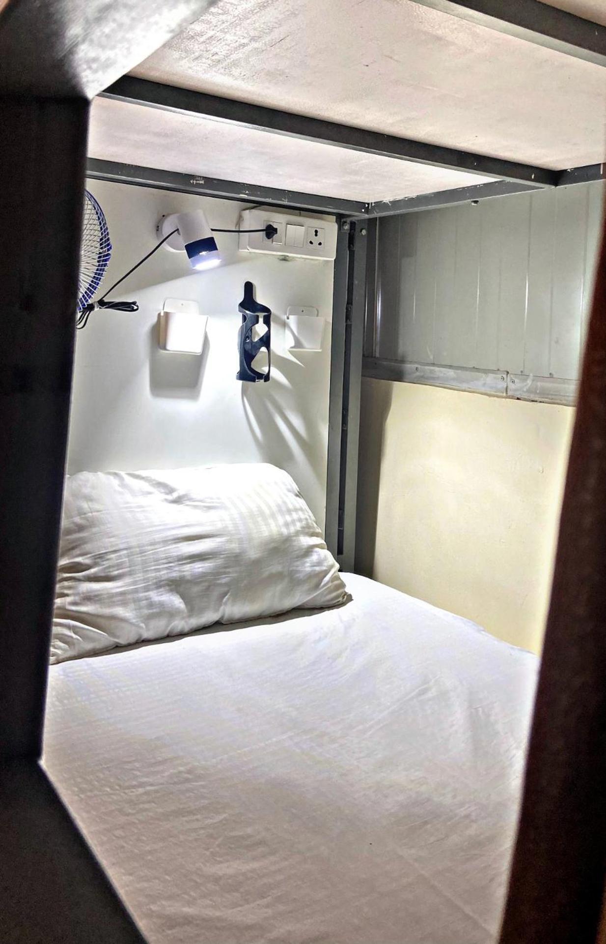 Homestay Ac Dormitory Új-Delhi Kültér fotó