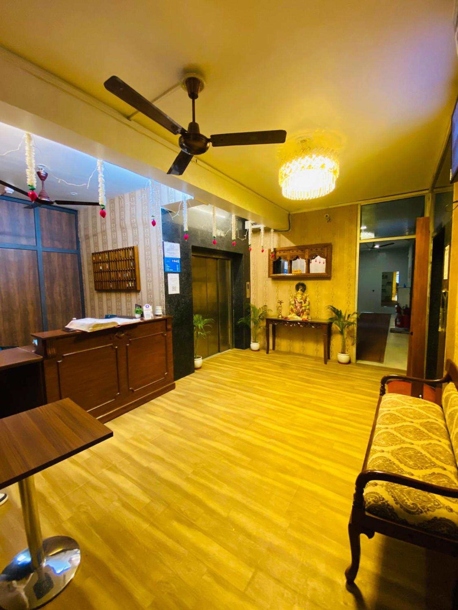 Homestay Ac Dormitory Új-Delhi Kültér fotó