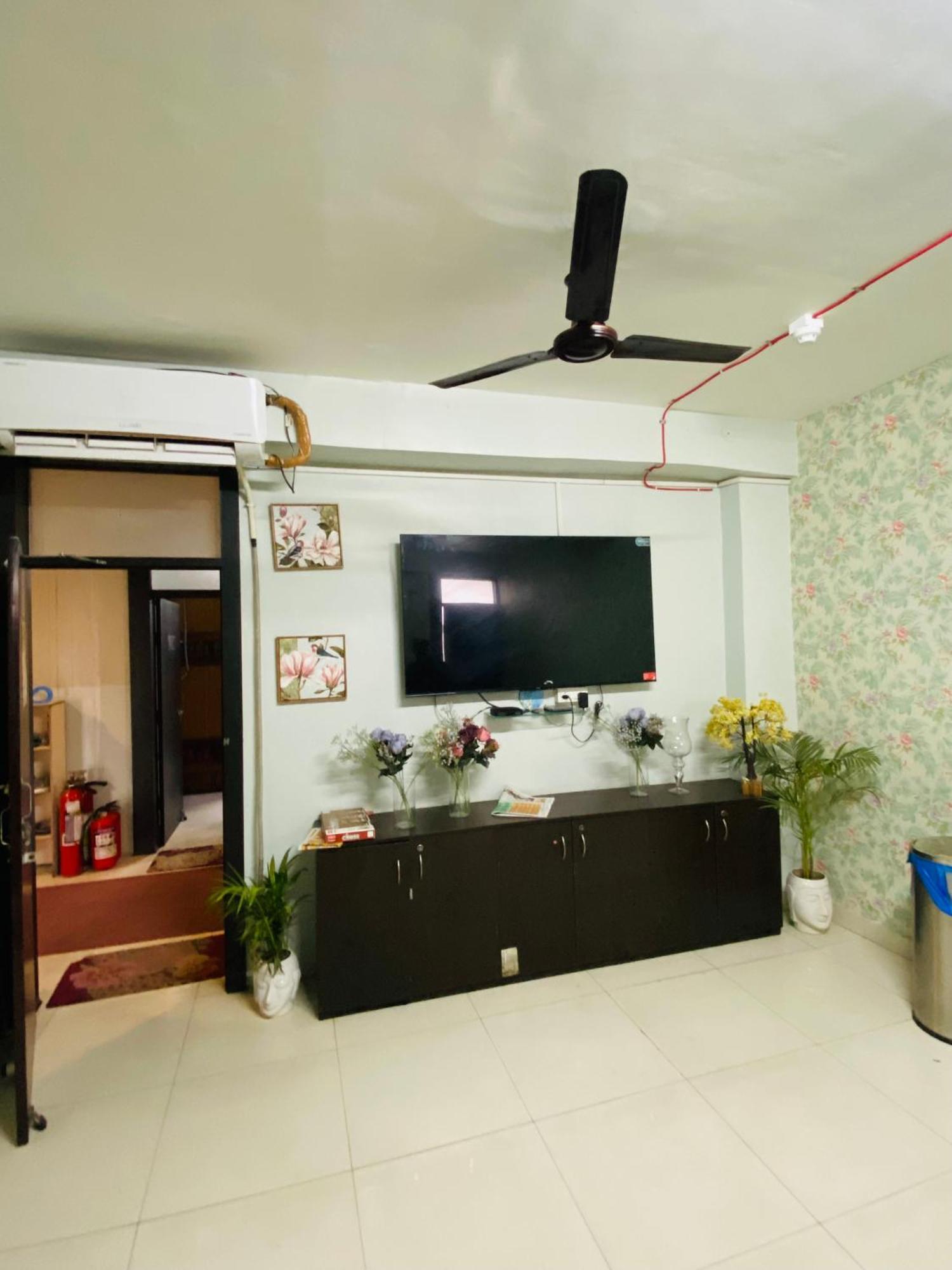 Homestay Ac Dormitory Új-Delhi Kültér fotó