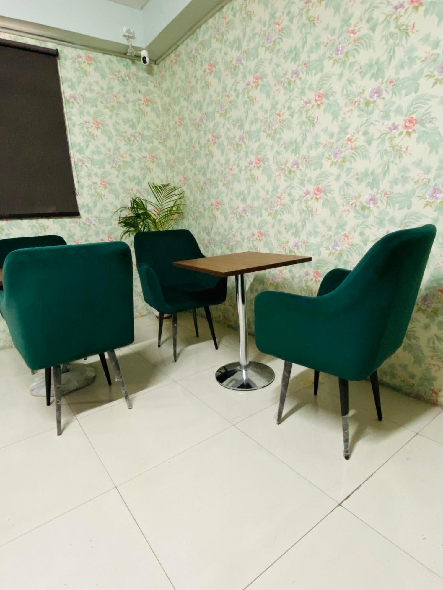 Homestay Ac Dormitory Új-Delhi Kültér fotó