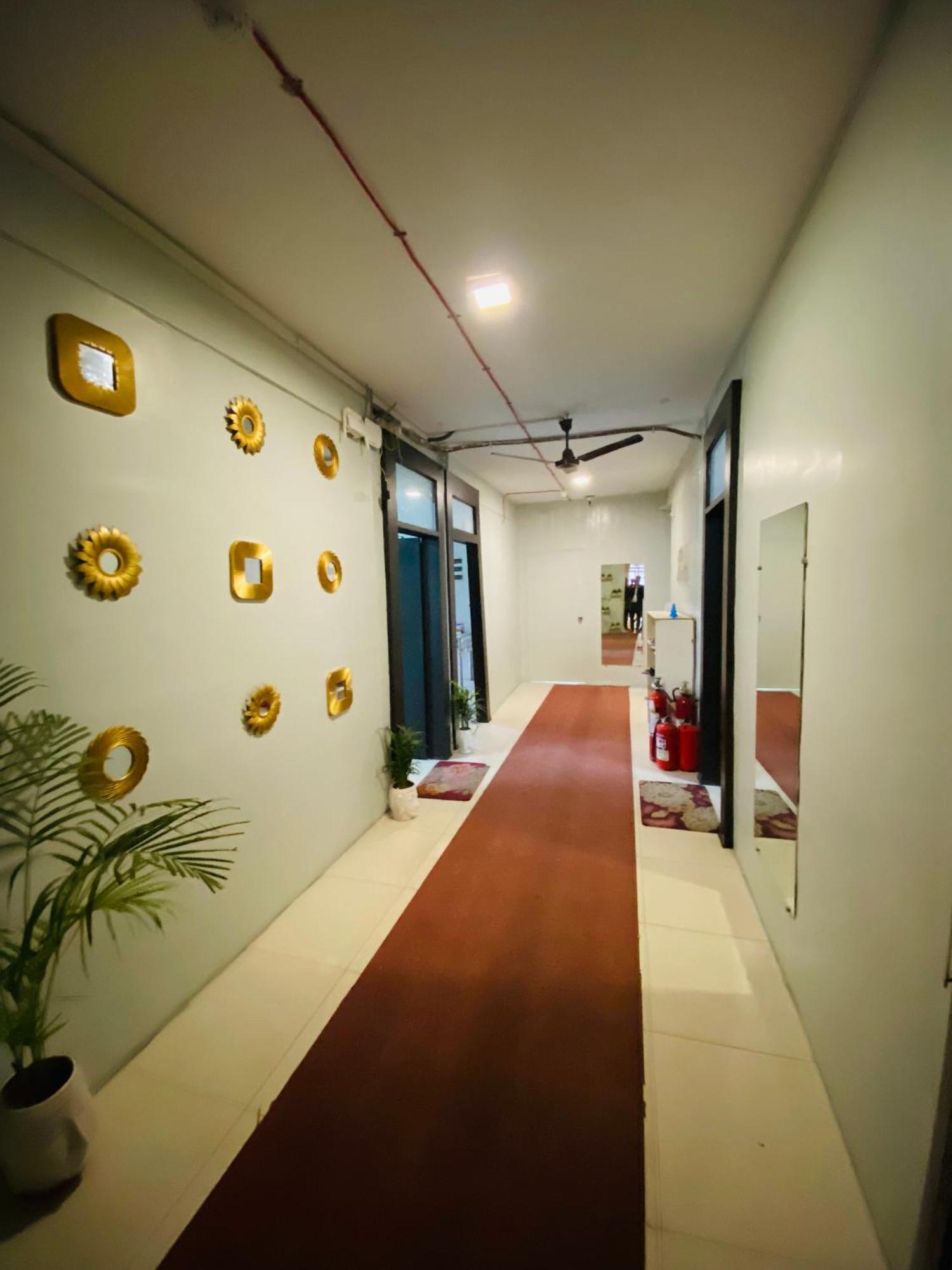 Homestay Ac Dormitory Új-Delhi Kültér fotó