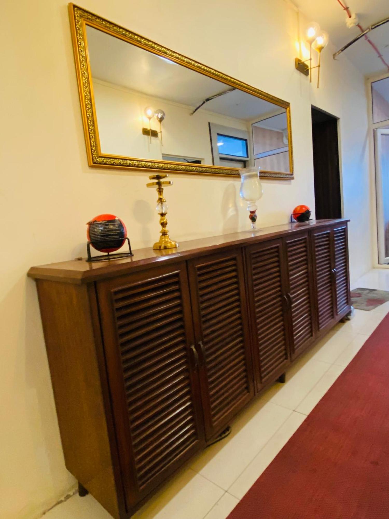 Homestay Ac Dormitory Új-Delhi Kültér fotó