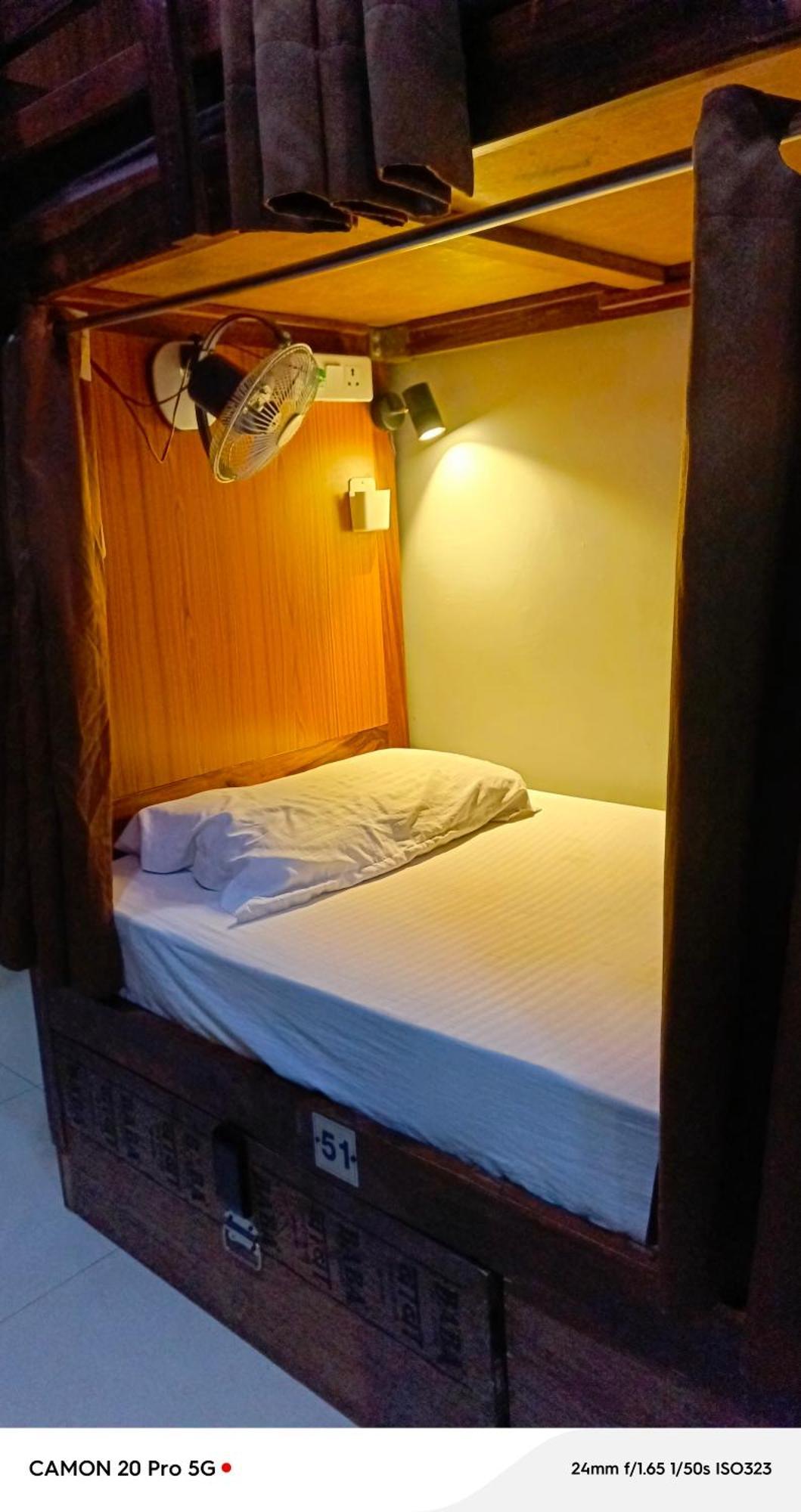 Homestay Ac Dormitory Új-Delhi Kültér fotó