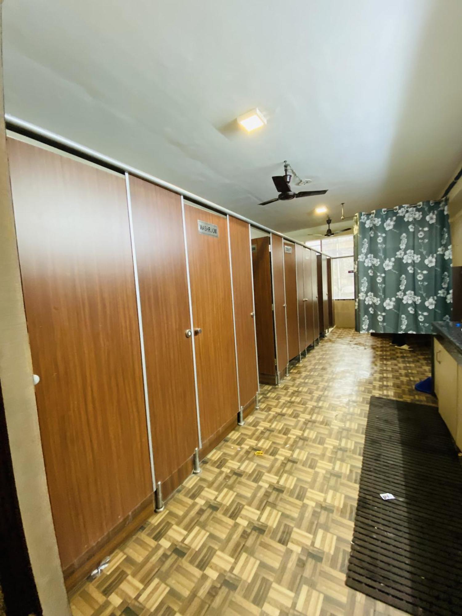 Homestay Ac Dormitory Új-Delhi Kültér fotó
