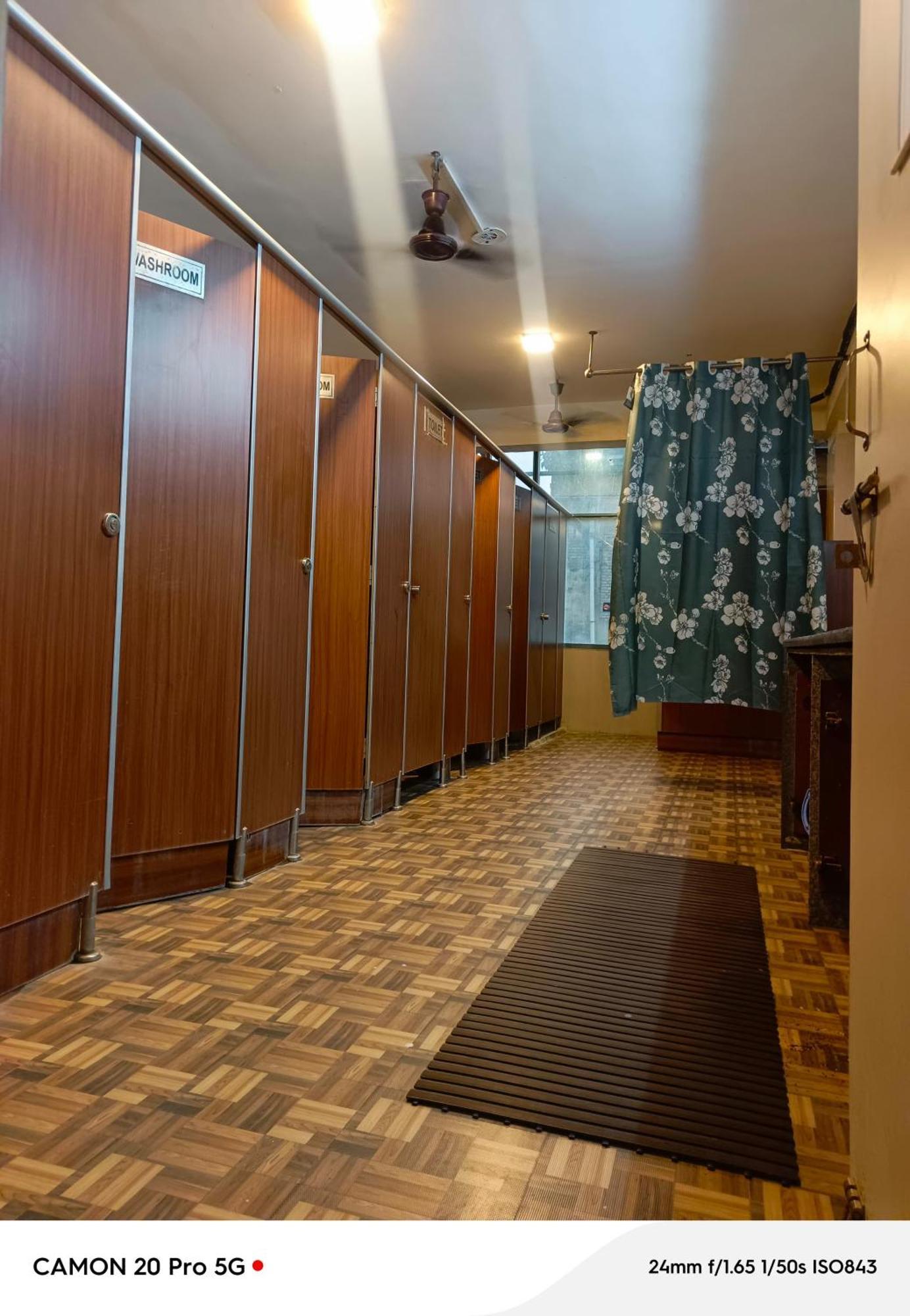 Homestay Ac Dormitory Új-Delhi Kültér fotó