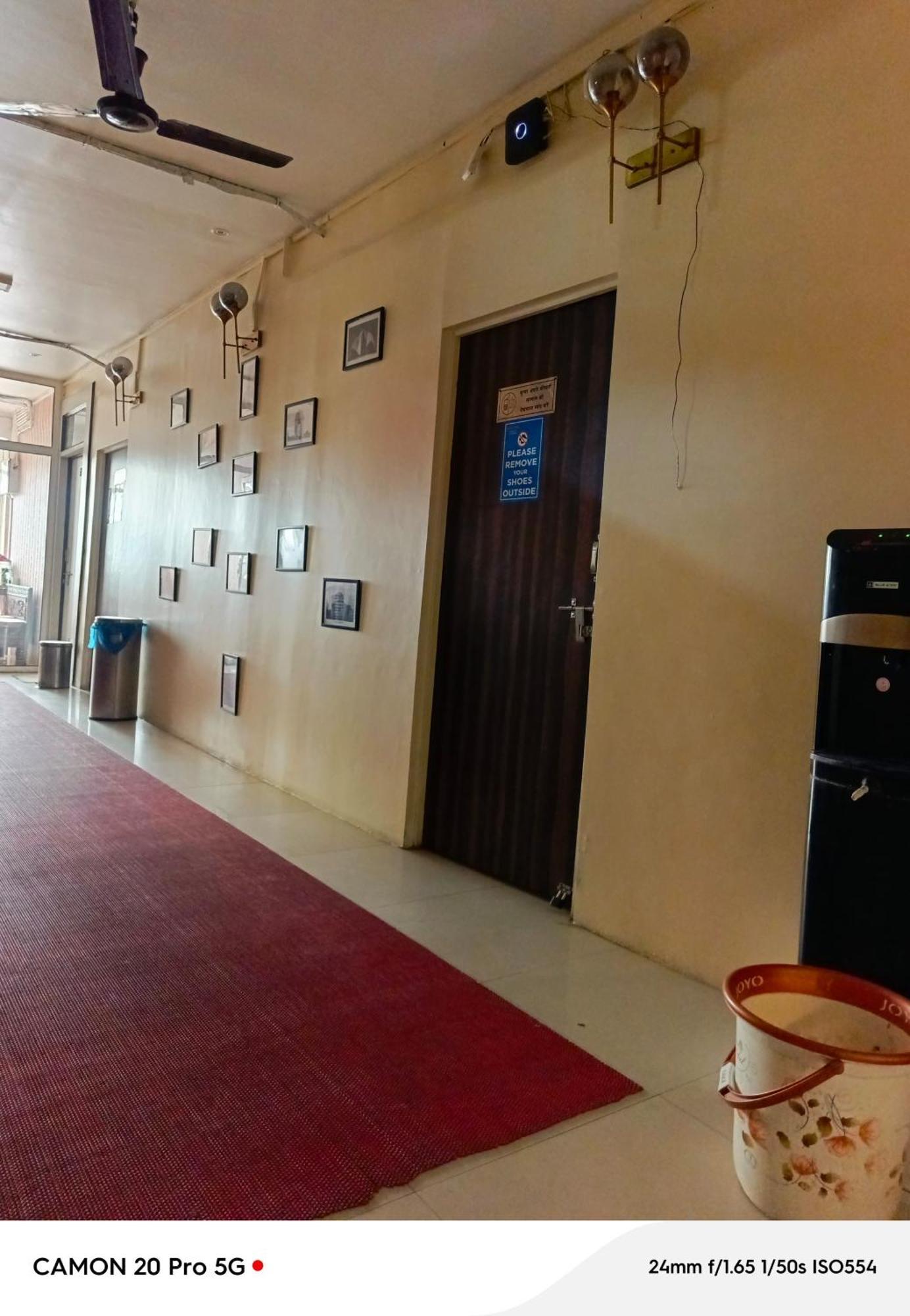 Homestay Ac Dormitory Új-Delhi Kültér fotó