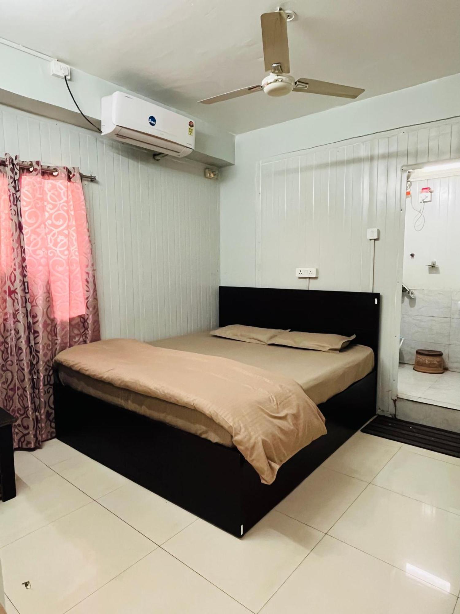 Homestay Ac Dormitory Új-Delhi Kültér fotó
